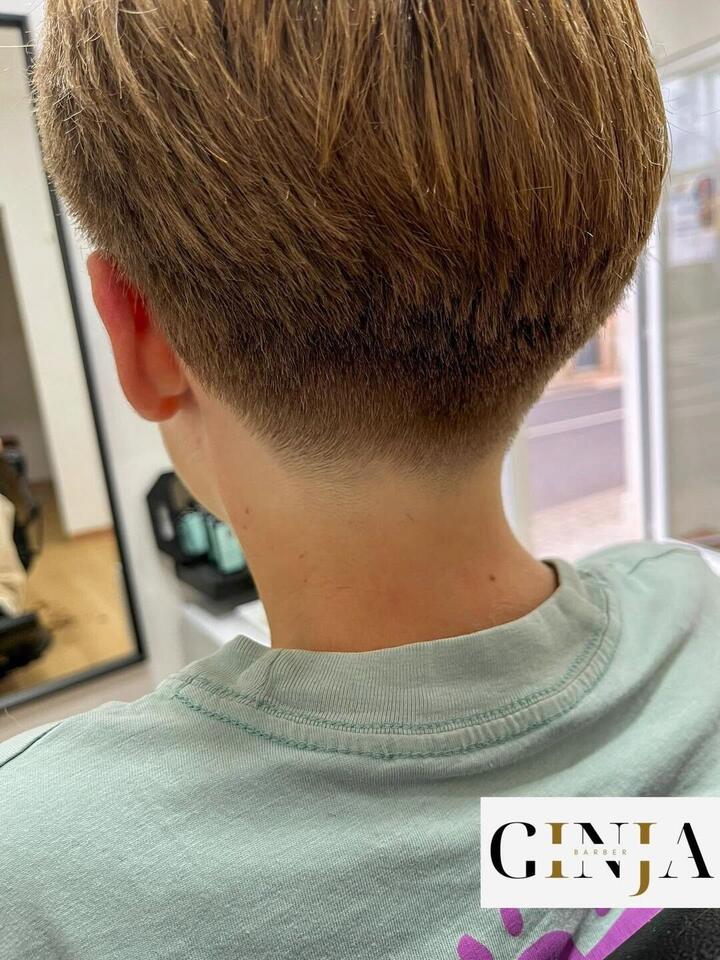 Corte infantil com taper limpo na nuca